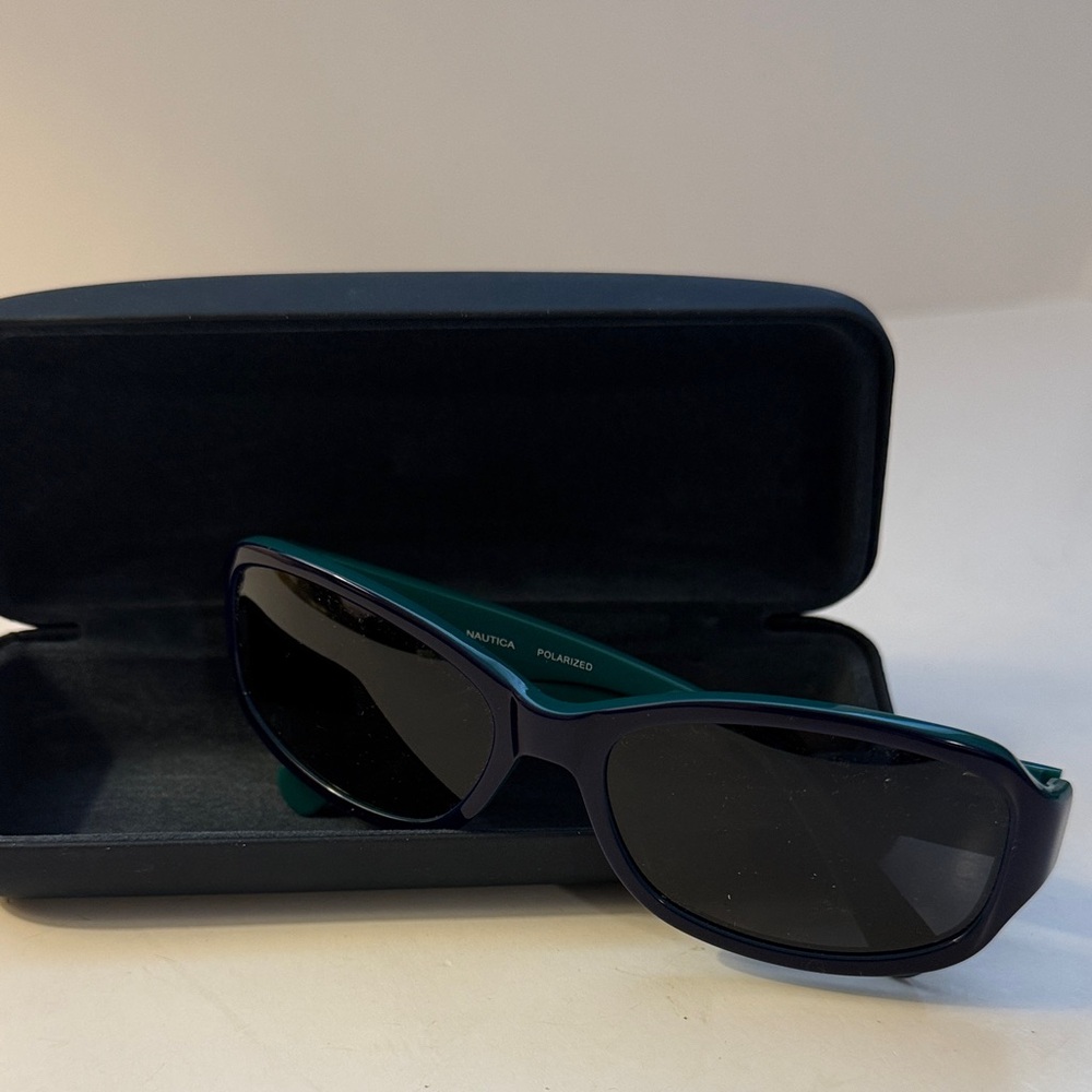 Vintage Nautical Sunglasses with Dark Navy Blue Case